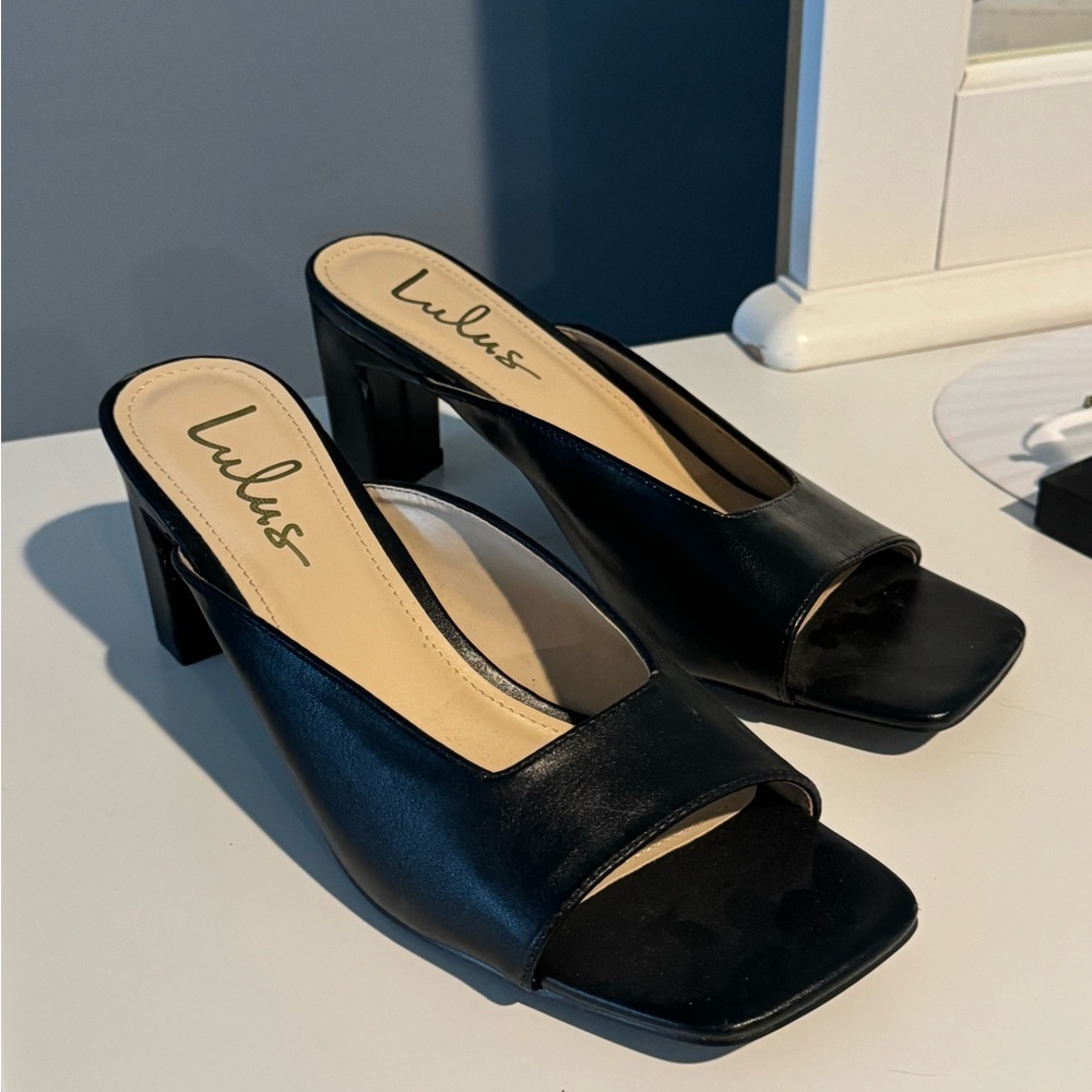 Lulu's Black Heels